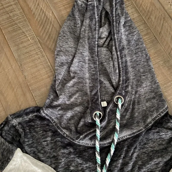 Lightweight Hoodie - Picture 3 of 4